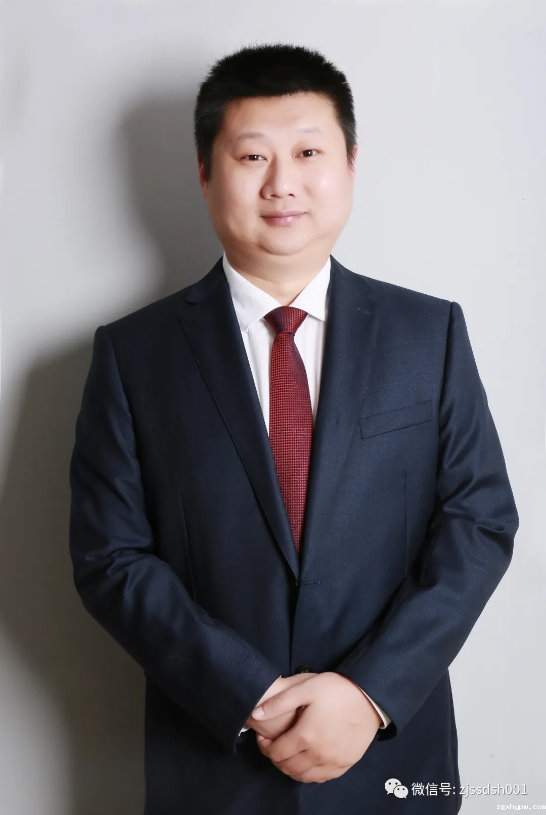 孙一峰常务副会长向zgxhypw2025年新春联谊会赞助2万元现金加2万元物资