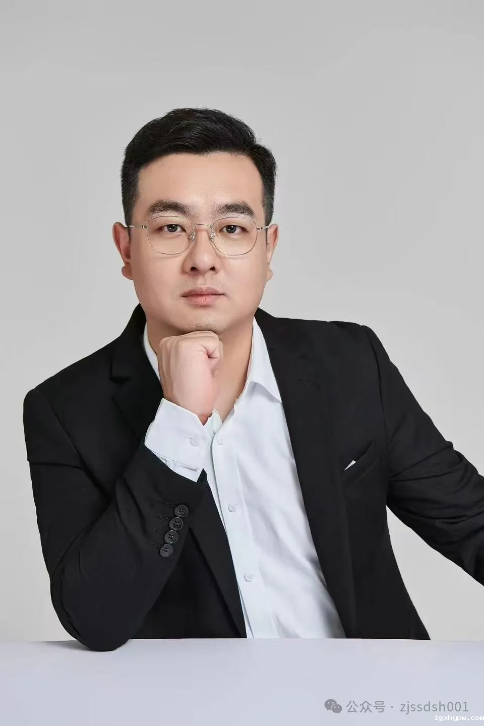 郑同建副会长向zgxhypw2025年新春联谊会赞助4万元物资